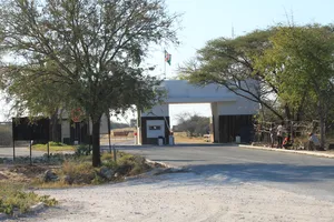 Ausfahrt des Etosha Nationalpark