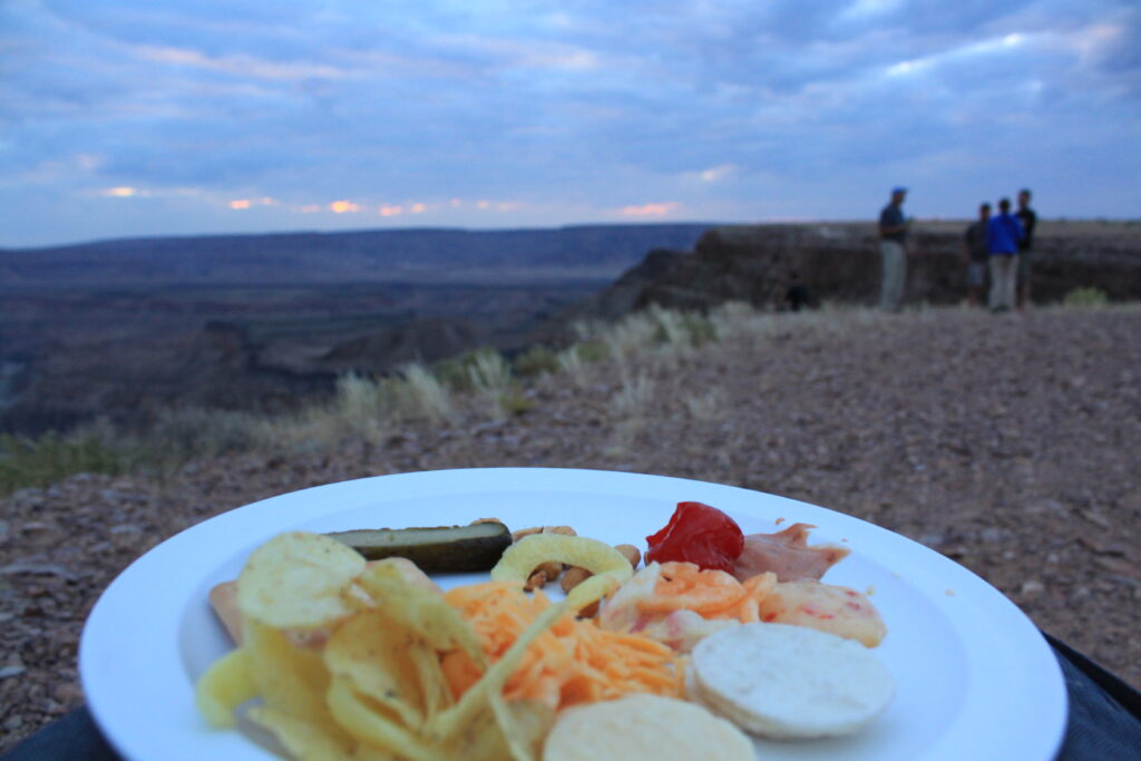 Abendessen am  Fish River Canyon mit Ausblick